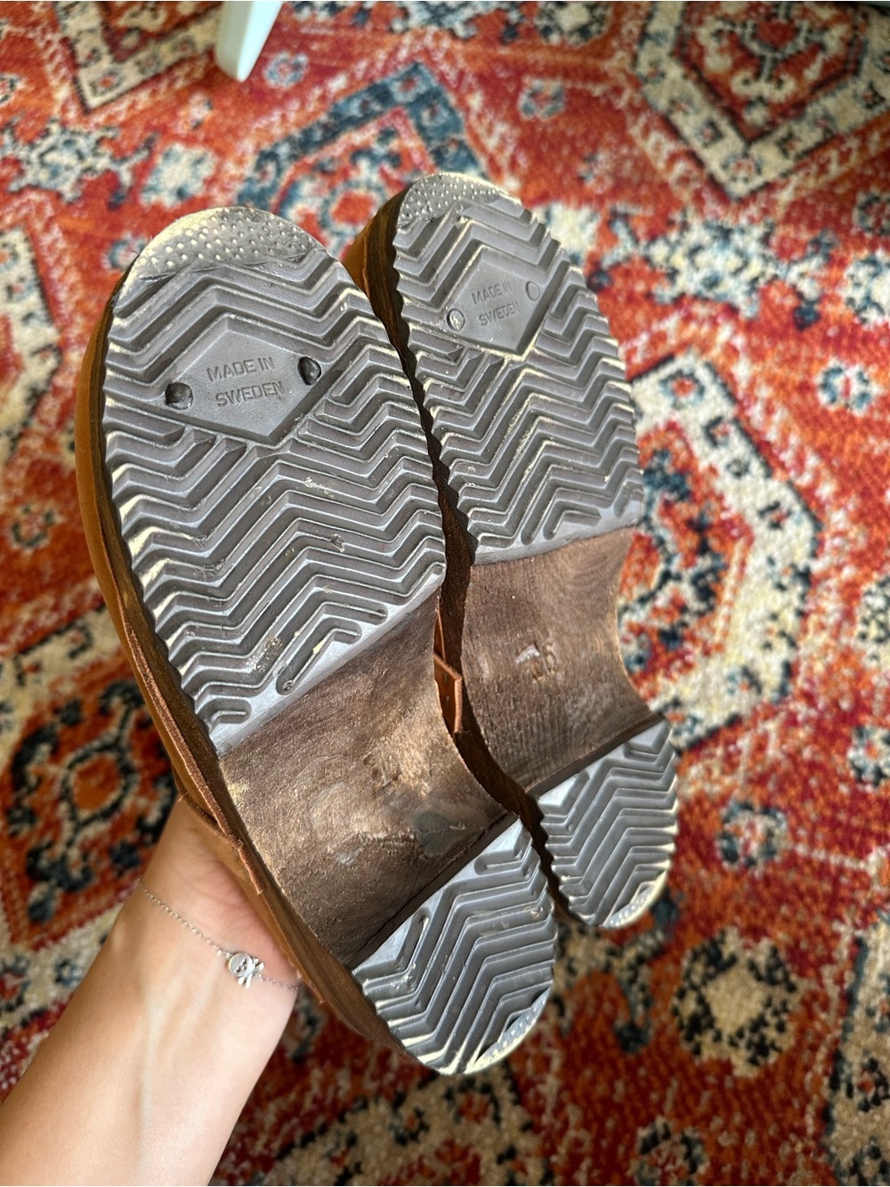Leather clogs - Picture 6 of 7